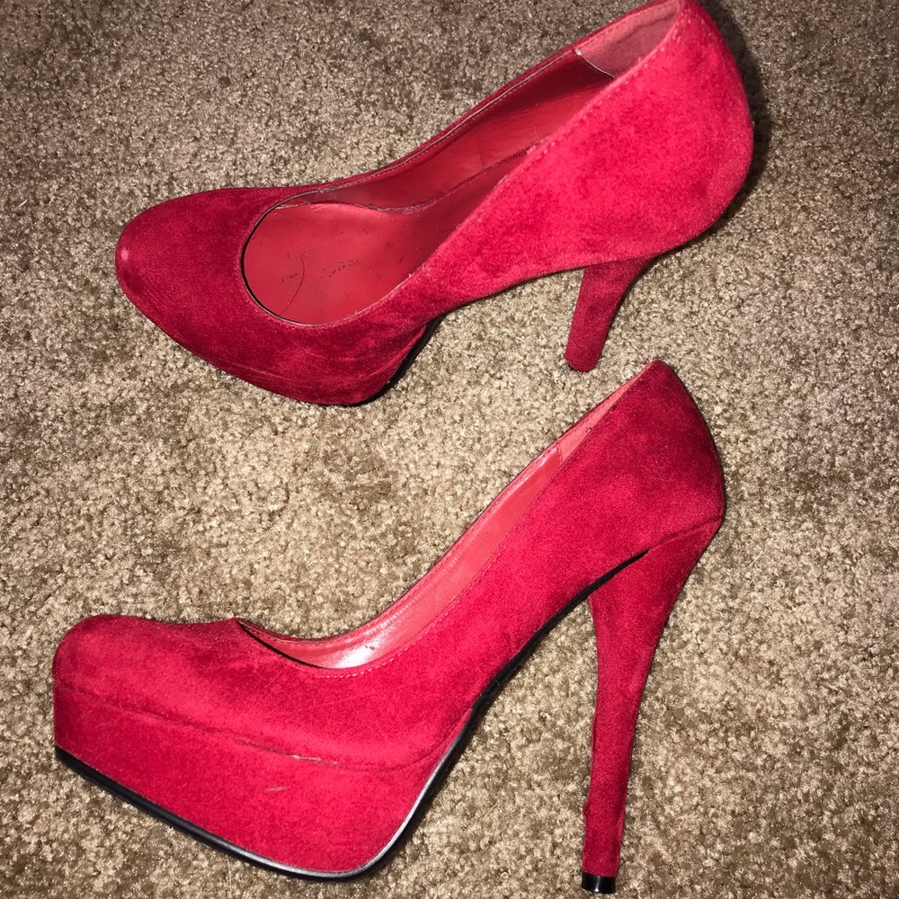 Red Velvet Pumps